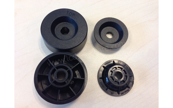 SAMSUNG UE78HU8500 - Adaptateurs fournis pour le support mural (cr&eacute;dit : Samsung)