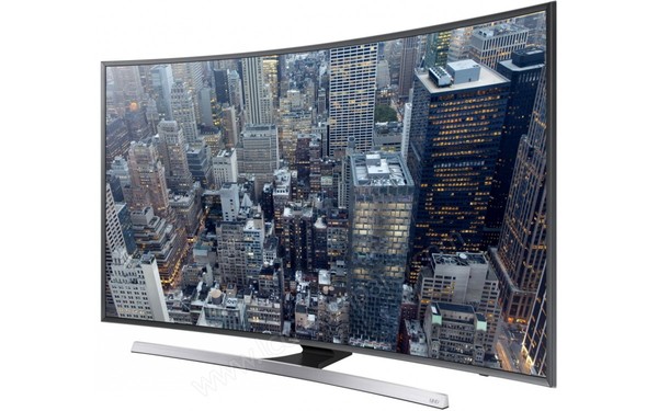 SAMSUNG UE78JU7500 - Vue 3/4 droite (cr&eacute;dit : Boulanger)