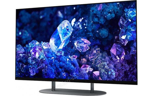 SONY XR-48A90K - Vue 3/4 droite position sur&eacute;lev&eacute;e