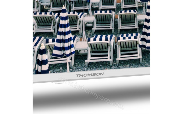 THOMSON 32HD2S13W - Zoom sur la partie basse