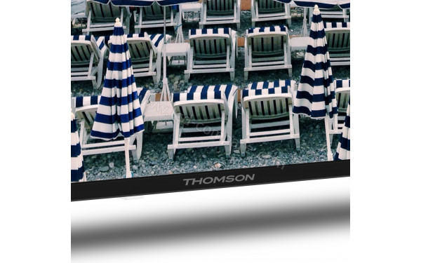 THOMSON 43FD2S13 - Zoom sur la partie basse
