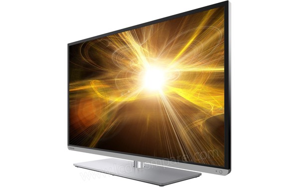TOSHIBA 48L5445DG - Vue 3/4 droite