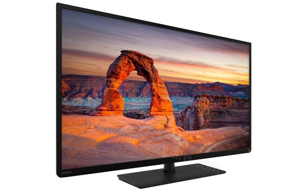 TOSHIBA 50L1330G - Vue 3/4 gauche